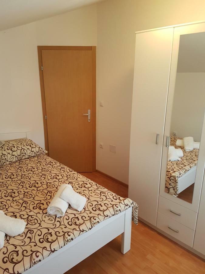 Apartmani Luca 파자나 외부 사진