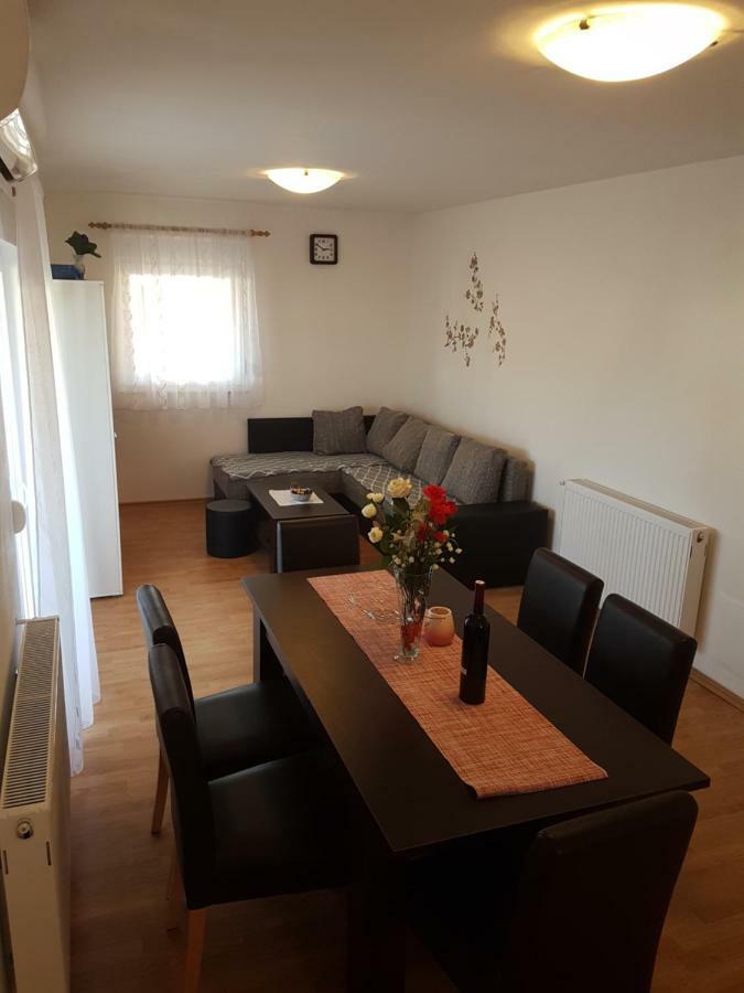 Apartmani Luca 파자나 외부 사진
